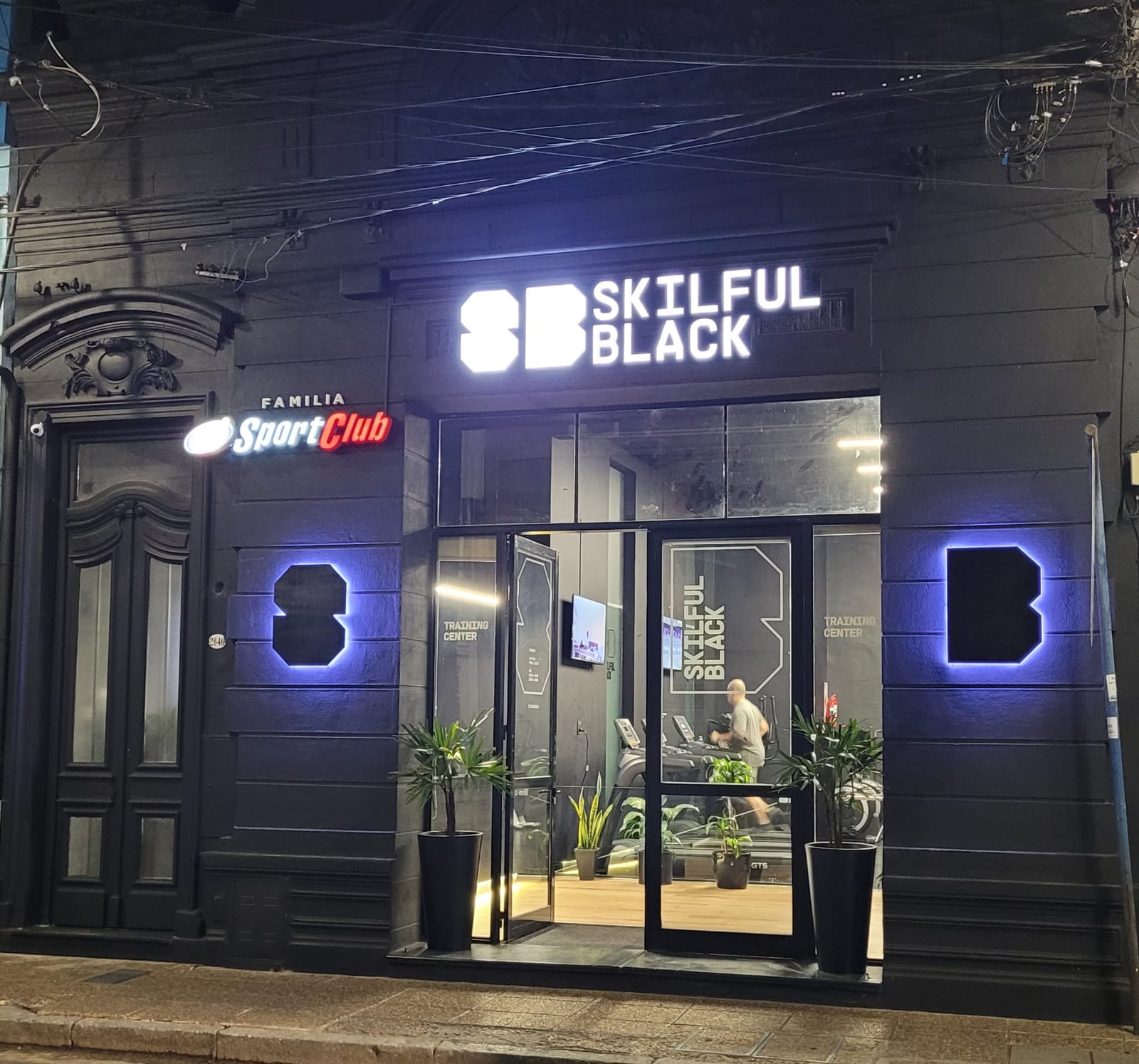 Frente de Skilful Black